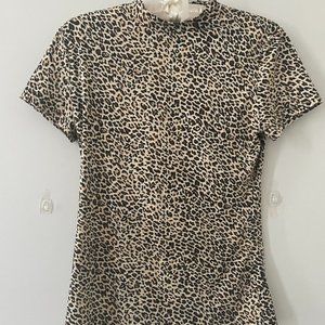 Cheetah Mockneck form fitting Tee